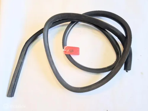 Deurrubber rechtsvoor Volkswagen Transporter T5 ('03-'09)
