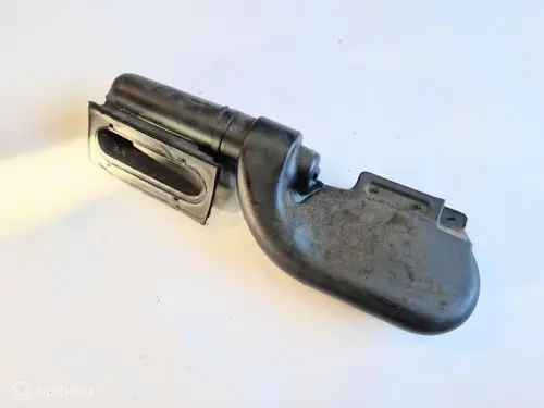 Luchtgeleiding kofferruimte ventilatie Volvo 240 5D 684496