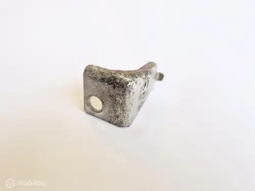 Beugel remlichtschakelaar Volvo 142 144 145 164 679399