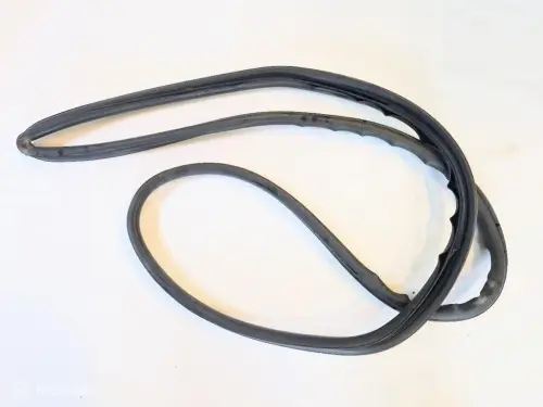 Deurrubber rechts voor. Volvo 850 S70 V70 V70 XC I 6845005