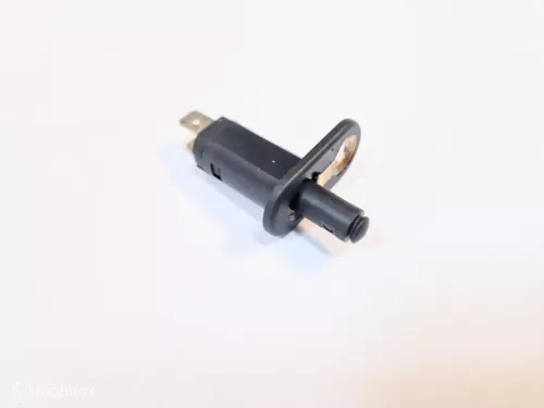 Deur schakelaar 2 polig Volvo 1362769