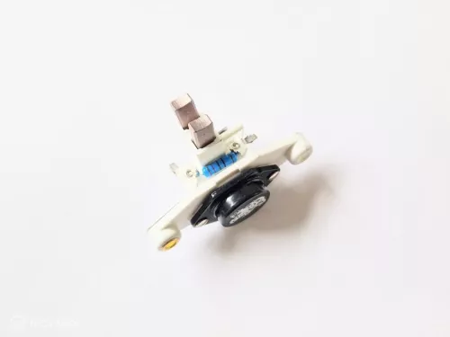 Spanningsregelaar dynamo Volvo 240 740 760 780 940 960