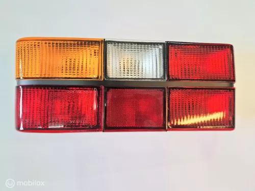Achterlicht links Volvo 240 Sedan 90- 1372355 Zwart