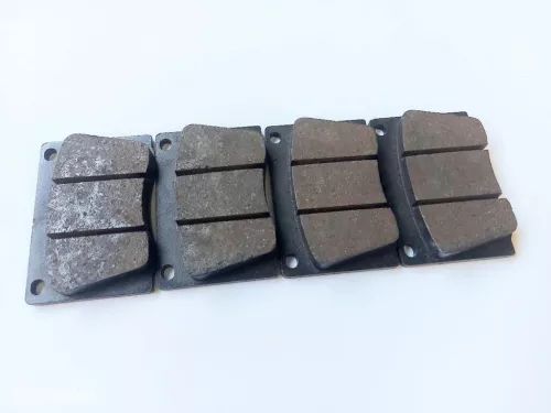 Remblokken set voor. Volvo Amazon P1800 544 210 444 445