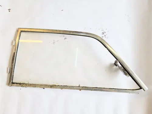 Klapraam zijruit L Volvo 142