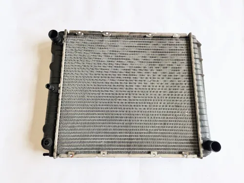 Radiateur Volvo 240 8603894
