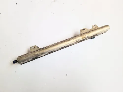 Brandstofrail Volvo S60 I B5244S2 2.4 9458455