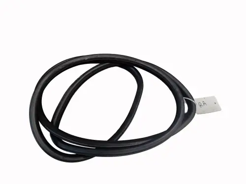 Deurrubber carrosserie rechts achter. Volvo V70 II 30779418